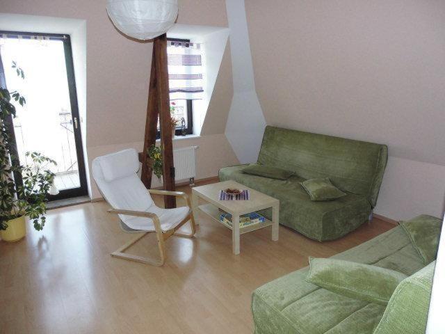 Sehr schöne 4 Raum Maisonette-Fewo mit 110qm + Balkon + zentral&preiswert - T7 Dresden Exterior foto